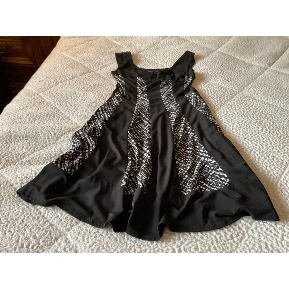 Connected‎ Apparel Fit & Flare Dress Womens 6 Black White Excellent Abstract